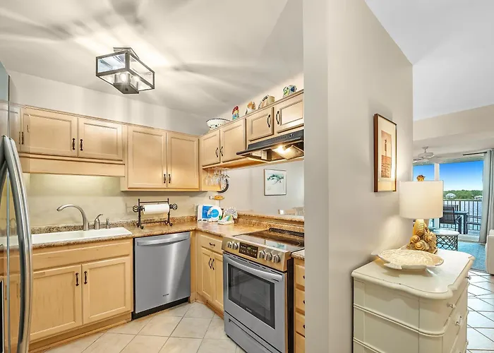 Apartment Compass Point 508