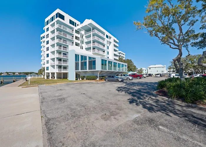 Apartment Compass Point 508